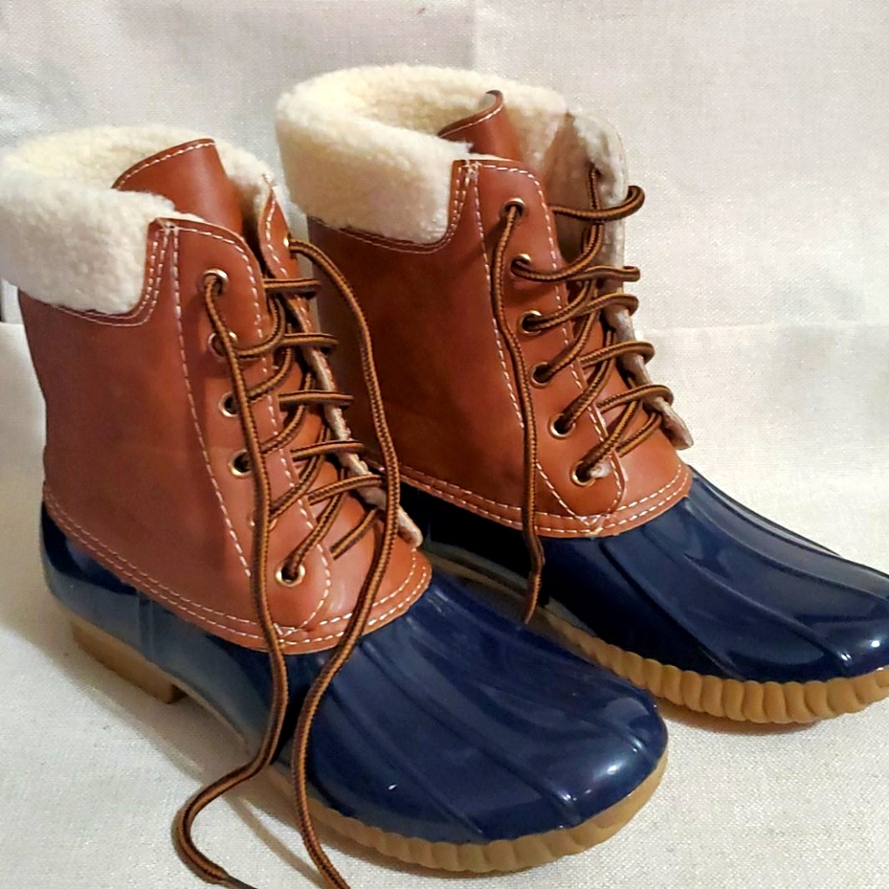 Adriana New York Navy Dylan Boots NWOT WS